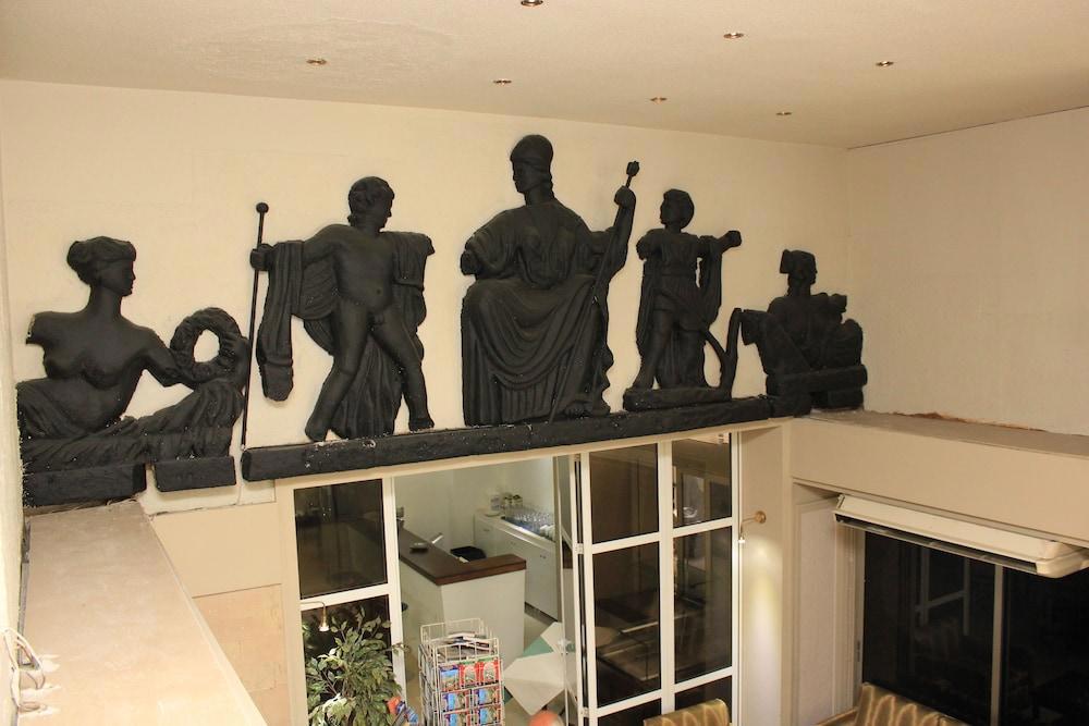 Hellinis galeri fotoğrafı