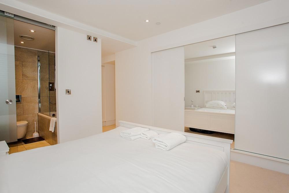 Exquisite 2 Bedroom Apartment In Bank