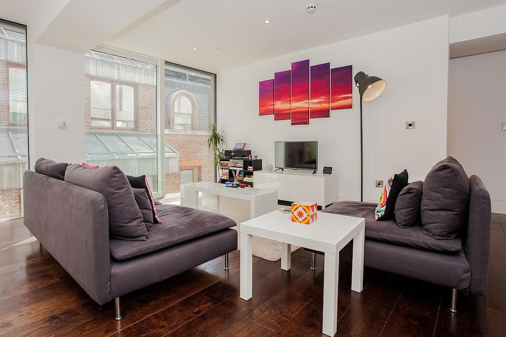 Exquisite 2 Bedroom Apartment In Bank