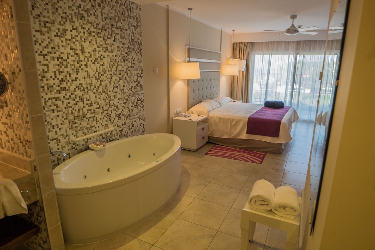Gran Muthu Imperial Hotel - Adults Only