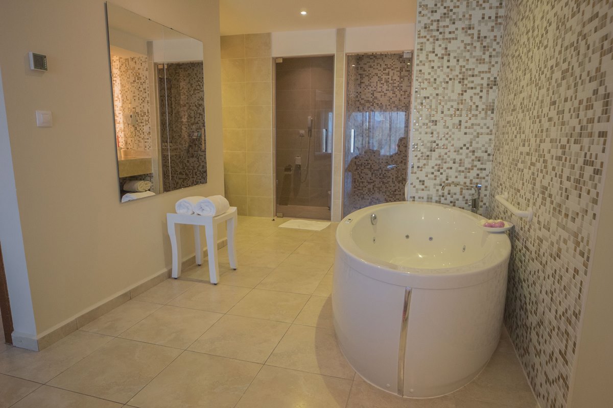 Gran Muthu Imperial Hotel - Adults Only