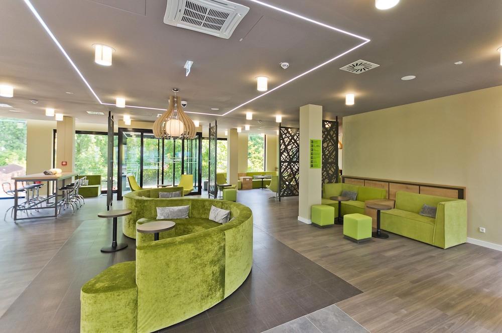 Super 8 by Wyndham Freiburg fotoğrafı