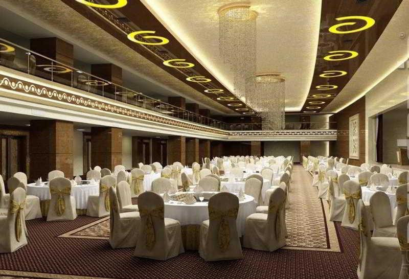 Cratos Premium Hotel