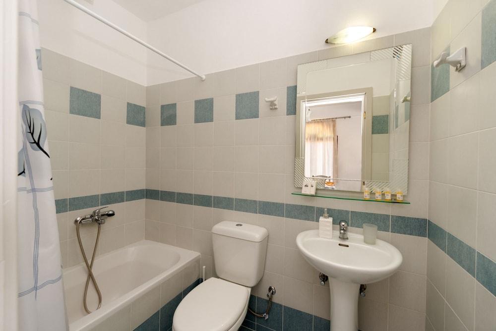 Aspalathos Suites