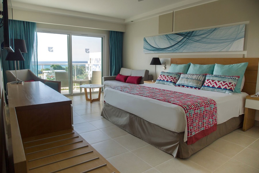 Gran Muthu Almirante Beach