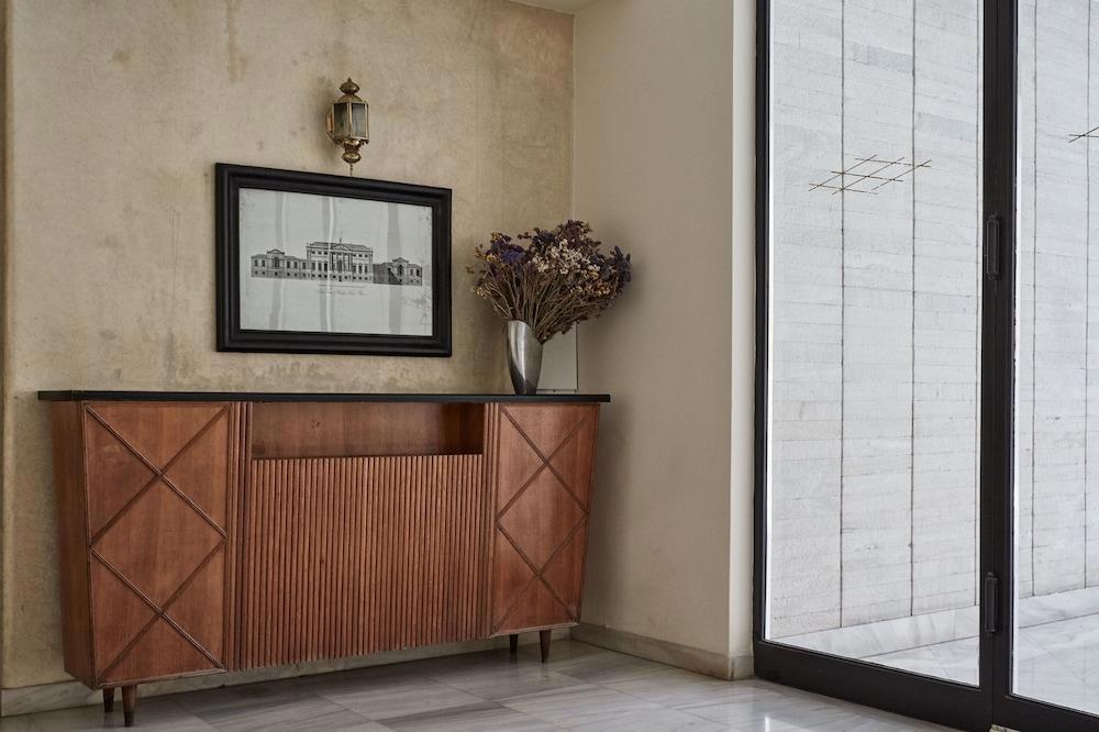 Chic One Bd Apartment With Hilton View