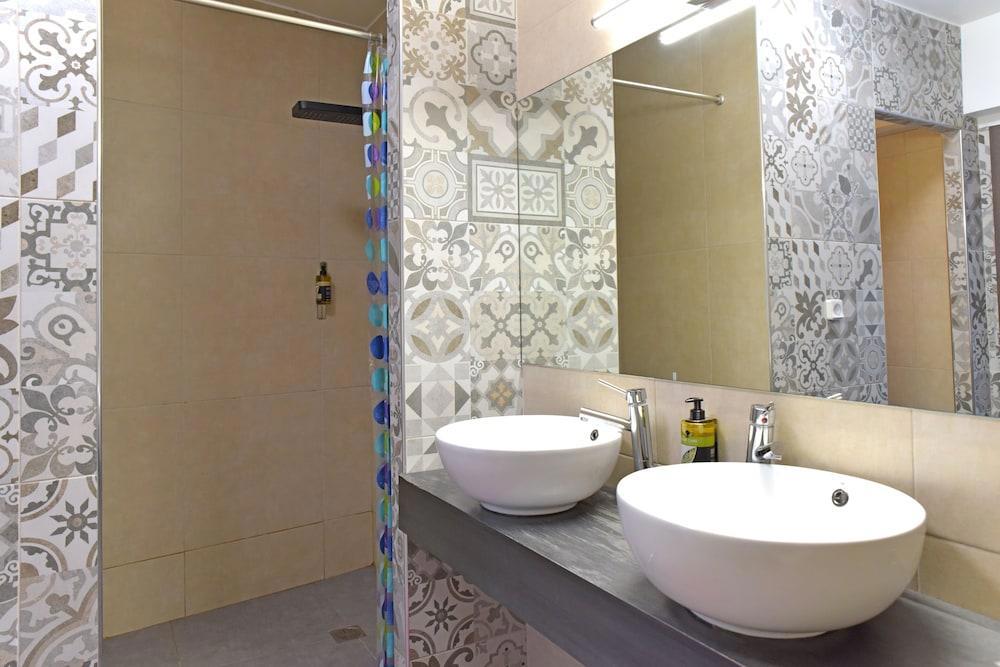 Supreme Comfort Apartments by Athens Stay fotoğrafı