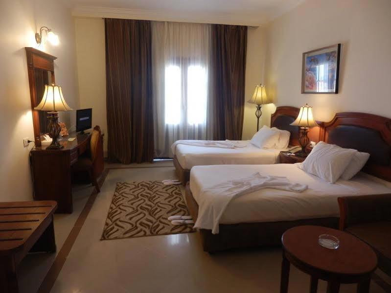 Life Resort Coral Hills