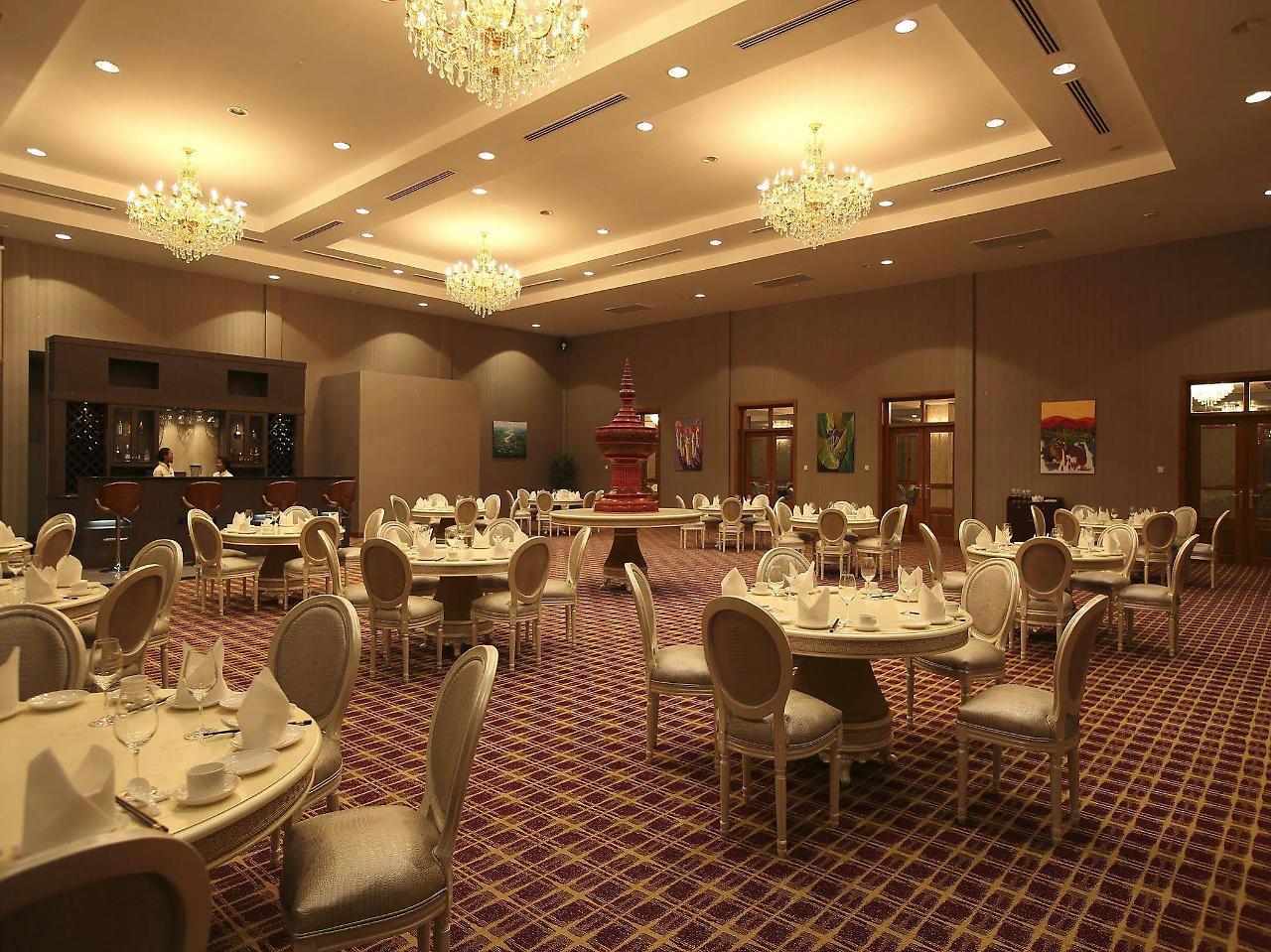 Horizon Lake View Resort Hotel