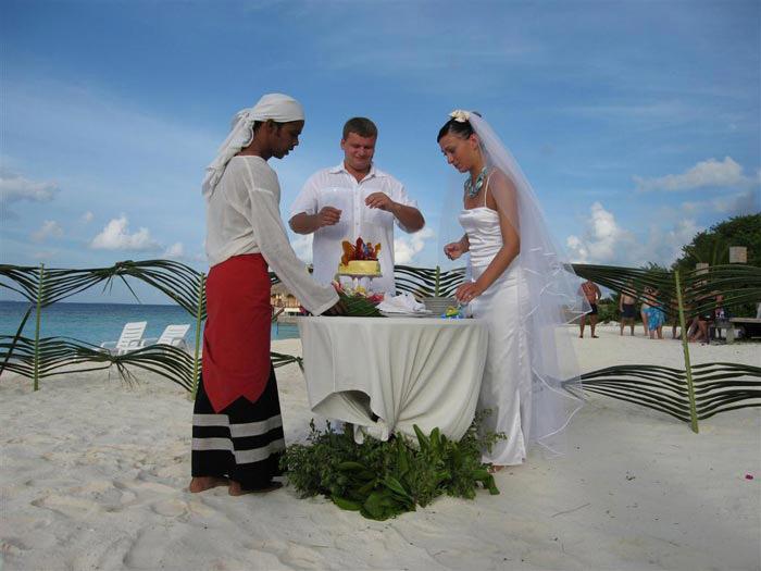 Adaaran Select Meedhupparu - With 24Hrs Premium All Inclusive