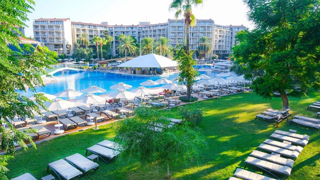 Arum Barut Collection fotoğrafı