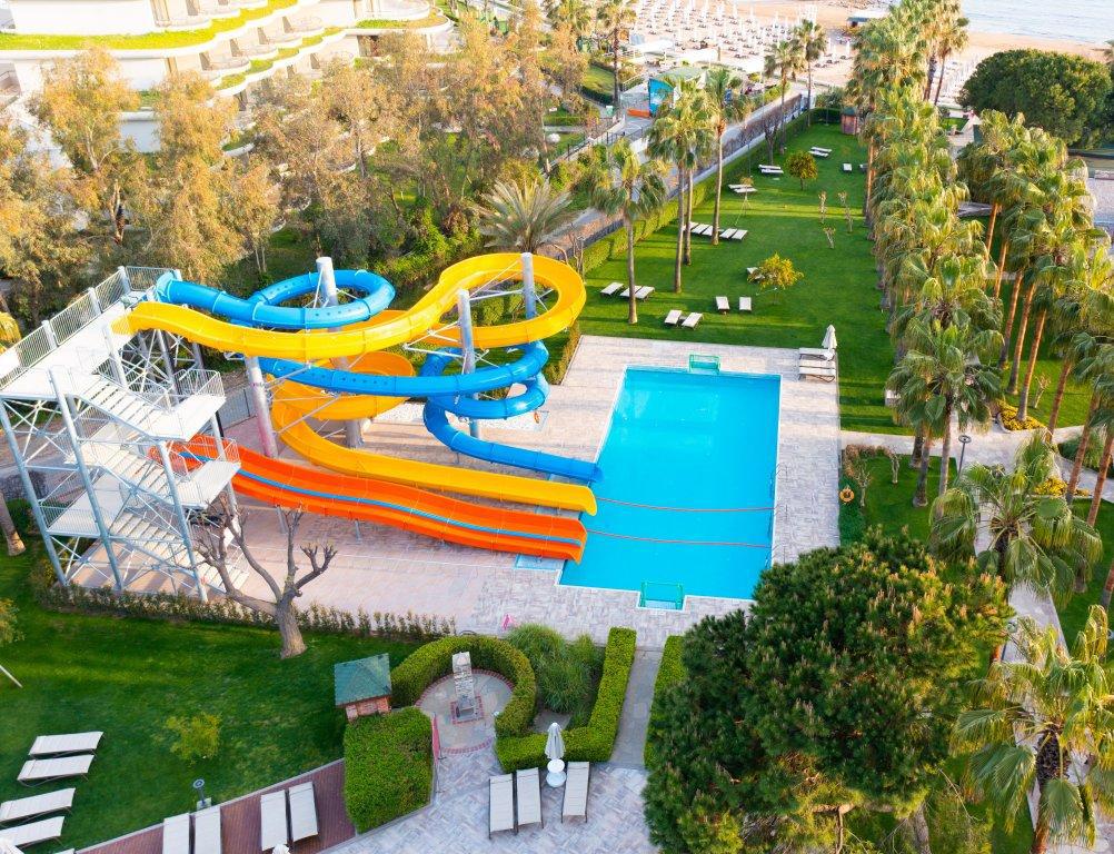 Arum Barut Collection galeri fotoğrafı