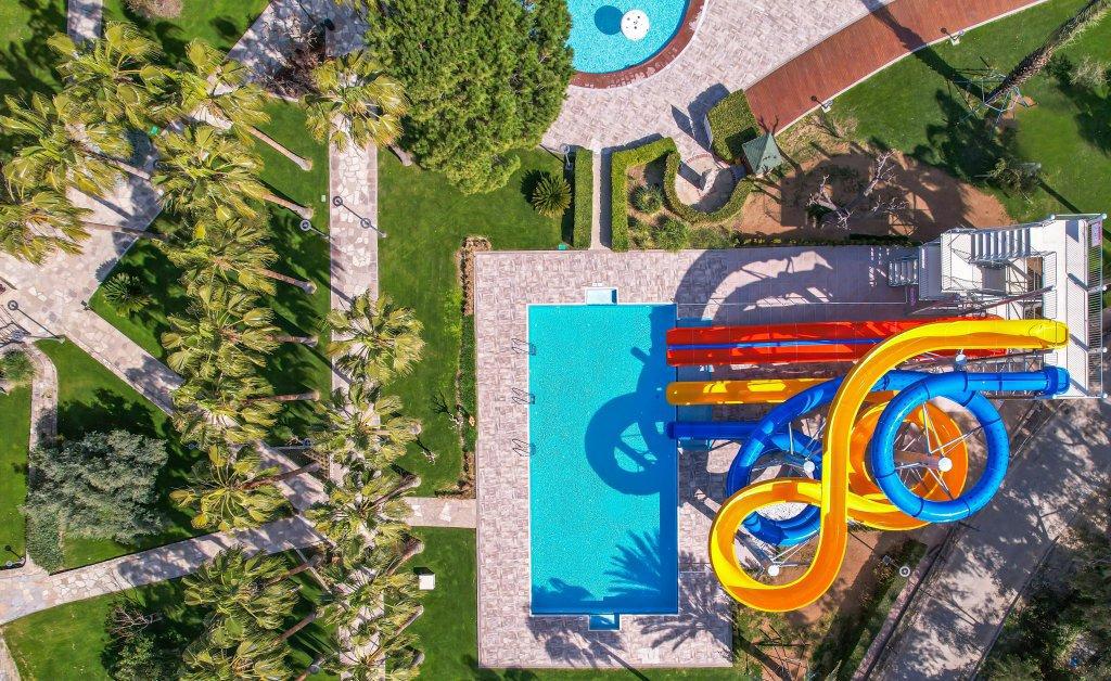 Arum Barut Collection galeri fotoğrafı