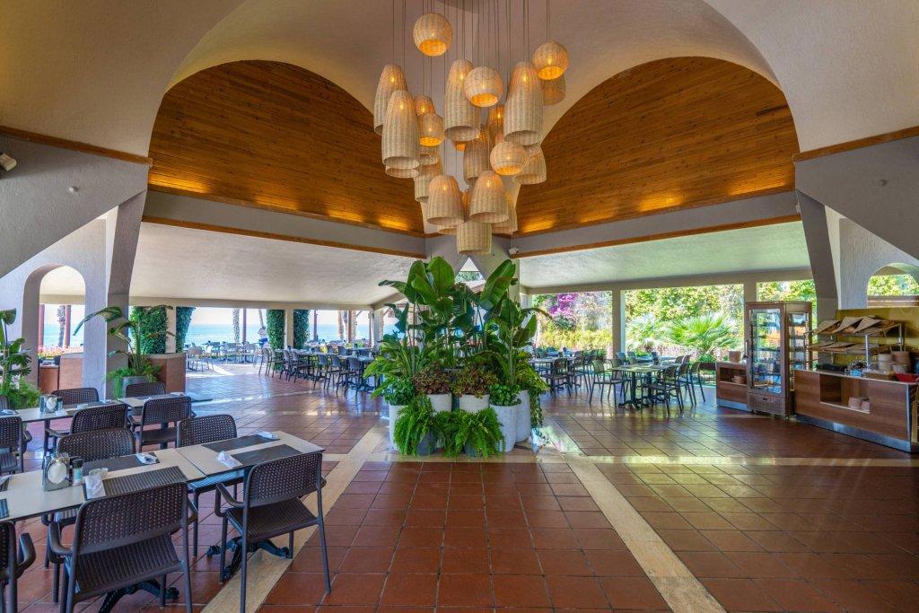 Arum Barut Collection galeri fotoğrafı