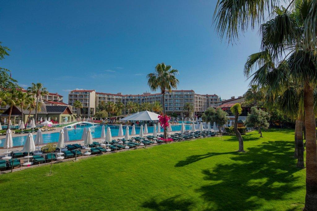 Arum Barut Collection galeri fotoğrafı
