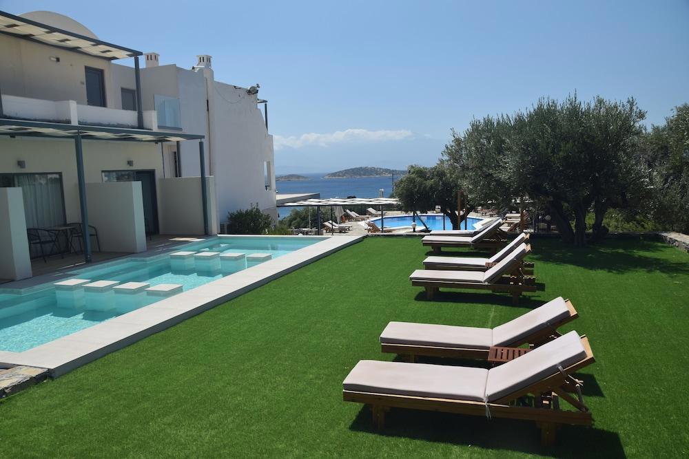 Zeus Eleva Miraya (Adults Only) fotoğrafı
