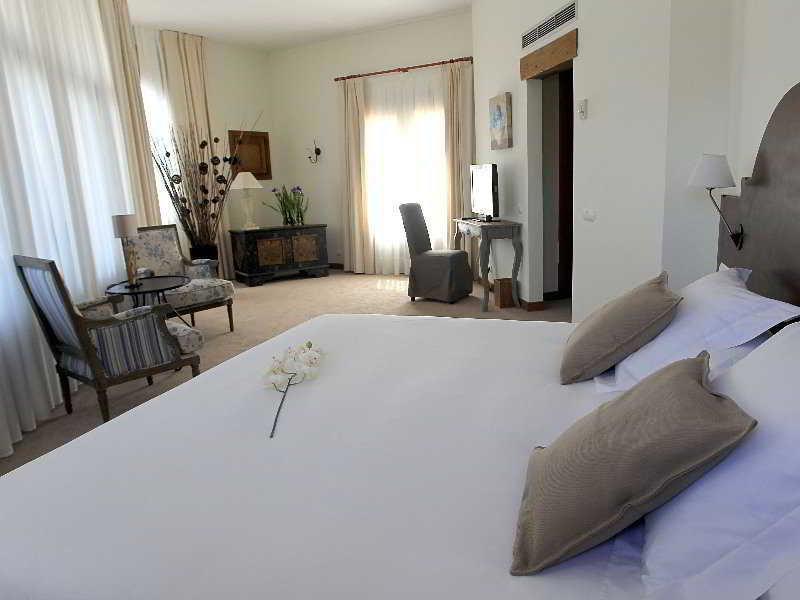 4Us Rioja Wine Hotel