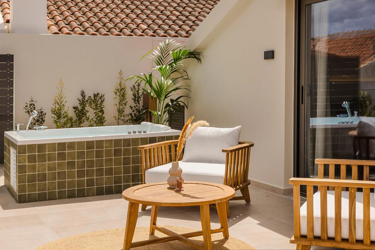 Veranda Suite