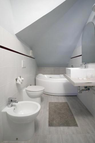 J Hotel galeri fotoğrafı